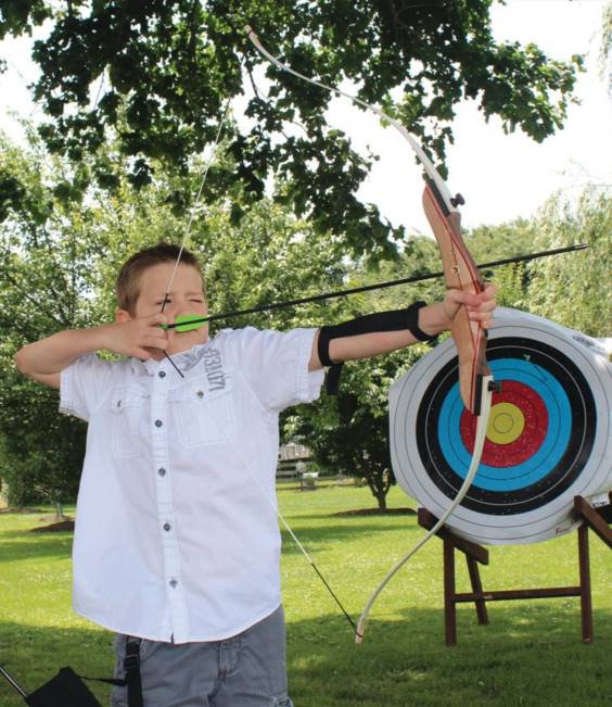 LLBean Junior Archery Set Unisex J46J1415 Outdoor Equipment Natural Wood