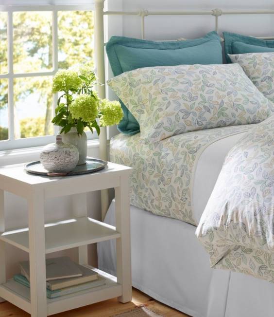 LLBean Painted Farmhouse Two Shelf End Table Unisex J46J2842 Indoor Furniture Paperwhite